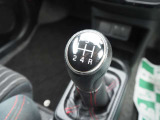5速マニュアルミッション搭載で操作性を楽しみながら運転頂けます♪