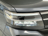 【LEDヘッドライト】現代の主流のライト。明るい光が瞬時に立ち上がり、必要な場所を均一に照らします。寿命も長く省エネで、スタイリッシュなデザインです♪