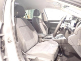 楽な姿勢で座ることが出来るので長時間の運転でも疲れにくいですし体もぶれにくいですよ。