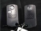 【スマートキー&プッシュエンジンスタート】ポケットやバックなどにキーを入れたまま探さなくてもロックの施錠、開錠、エンジンスタートも出来ます。