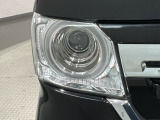 LEDヘッドライトは、点灯の瞬間から最大光量を発揮し、突然暗くなるトンネルなどでの安定感を高めます。