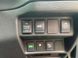 TVキット付きなので、テレビ・DVDなどの視聴、また運転中のカーナビ操作を走行中でも行うことができます。