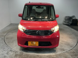 フロントマスクは個性もいっぱい! 人気の車です。