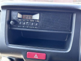 スピーカー付きAM/FMラジオ搭載で、運転中もさみしくない!!