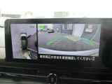 『アラウンドビュ-モニタ-』真上から見下ろしているかのような映像により周囲の状況を知ることで駐車を楽に行う為の支援技術です。