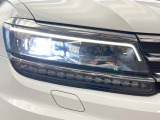 ●LEDヘッドライト:夜間走行時も良好な視界を確保し安心して運転できる高輝度LEDヘッドライトを装備!点灯速度が早く、消費電力も抑えられています。