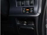 電動のスライドドアで楽々スムース!運転席からも開閉の操作もできます♪キーのスイッチひとつで自動開閉できる便利な機能もついてます♪