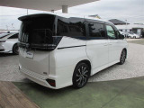 自動車保険も取り扱っております。この機会に保険を見直しましょう♪
