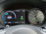 元弊社試乗車/走行2,678キロ。※掲載車が少しでも気になるお客さま、私共スタッフはクルマの事がよくわからないお客さまへ丁寧な説明を心掛けております。お気軽にご相談ください(定休日 火/水曜)。