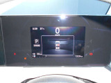 スピードメーターです。シンプルで運転中でも見やすいデザインですよ。