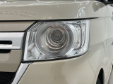 LEDヘッドライトは、点灯の瞬間から最大光量を発揮し、突然暗くなるトンネルなどでの安定感を高めます。