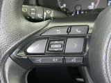 ステアリングスイッチ装備!運転しながら手元でオーディオの操作などができます。