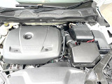 当店の認定中古車(VOLVO APPROVED CAR)はメーカー基準の車齢・走行に応じた内外装・機関の176項目もの項目に厳密な点検を実施。すべての基準を満たした自信を持ってお届けする中古車です。