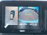 全方位モニターで車庫入れ楽々☆