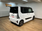 当店でご購入頂いた車両は全車車検整備又は法定12か月点検を行い、エンジンオイル・オイルフィルター・フロントワイパーゴム・バッテリーの交換を行っています、整備費用は本体に含まれてますので安心ですよ♪