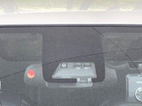 【トヨタセーフティセンス】走行中に前方の車両等を認識し、衝突しそうな時は警報とブレーキで衝突回避と被害軽減をアシスト。より安全にドライブをお楽しみいただけます。