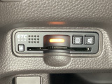 ハンドルの左下にETCがついています。高速道路の料金所の通過も楽々です。 カードの取り出しもしやすい場所についています。
