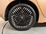 タイヤサイズは215/50R17です☆