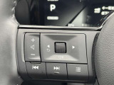 ハンドルから手を離さずに、オ-ディオ等操作できるステアリングスイッチ。お問い合わせは03-3396-2411