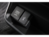 スマートフォンなどの音楽再生が可能なUSB接続ジャック装備車両です♪♪♪