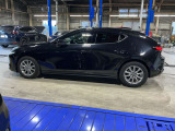 サイドビューです。車が走り去るまで、人の目に移りこむもの。見る人を魅了したい・・・。そんな想いでマツダデザインは作り出されています。