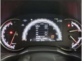 とっても見やすいメーターです。夜間時はラグジュアリーな気分にさせてくれる照明が魅力ですので、夜のドライブも楽しみになりますよ♪