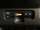 ETCが付いてます。ETC搭載車しか通過できないスマートICが利用できるようになりますよ!現在スマートICの設置箇所も増えてきているので、高速道路利用の幅が広がりますね☆