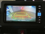 バックギアに入れると、このように後方が映し出されます!最終確認はご自身の目と耳で必ず行ってください!安全第一で!