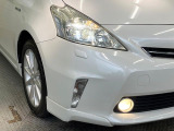 【LEDヘッドライト】悪天候や夜間走行時も良好な視界を確保し安心して運転できる高輝度LEDヘッドライトを装備!点灯速度が早く、消費電力も抑えられています。