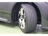 タイヤサイズ 225/45R18。