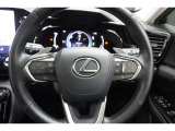 レーダークルーズコントロール(全車速追従機能付)が装備されています。高速道路で定速走行だけでなく、0km/hから約100km/hの広い範囲で先行車との車間距離を適切に保ちながら追従走行ができます。