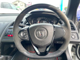 【純正革巻きステアリング】上質な革を使用することで、手にしっかり馴染みとても運転しやすいハンドルです♪