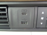 ナビ連動USB・充電USB