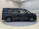 全車1年間の走行距離無制限のロングラン保証付きです。また、さらに安心をお求めの方には1年〜2年の保証延長ができる「ロングラン&alpha;保証」(有償)もお選びいただけます。