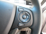 Hondaセンシングの機能のひとつ、アダプティブクルーズコントロール付!アクセルから足を離しても設定したスピードと前車との車間を保ち走行してくれます!車線維持もアシスト☆高速道路で疲労軽減ですね☆
