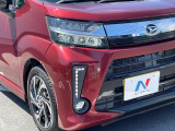 【LEDヘッドライト】悪天候や夜間走行時も良好な視界を確保し安心して運転できる高輝度LEDヘッドライトを装備!点灯速度が早く、消費電力も抑えられています。