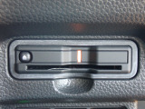 ■【ETC車載器】が装備されています。セットアップをしてお渡しとなり、ETCカードを差し込むだけで高速道路の利用が可能です。