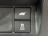 【パワーバックドア】スマートキーや運転席のボタンを押すだけでリアゲートが自動で開閉します!荷物を持っている時や、高い位置にあるバックドアを閉める際に便利な機能です♪