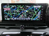 簡単快適な操作性で目的地まで安心です♪♪メーカーライン装着NissanConnectナビ♪♪フルセグTV視聴可♪♪走行中の視聴は不可です!