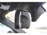BMW純正のミラー一体型ETC車載器を装備しています。運転席からの視界を遮ることなく、インテリアの洗練されたデザインを損なわないスマートな配置が特徴です。