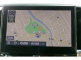 10.5インチディスプレイオーディオを装備。ナビキットを搭載していますので画面に地図を表示できます。フルセグTVの視聴も可能です。
