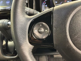 ステアリングにオーディオ操作スイッチが付いています。オーディオ画面に直接タッチしなくても操作が出来ますので、運転に集中できます。