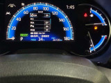 視認性に優れたメーターを採用しており、走行中でも車速や情報が分かりやすく表示されます。運転時の視線移動をむりのない範囲に抑え、快適で安心感のあるドライブをサポートします。