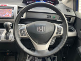 【純正革巻きステアリング】上質な革を使用することで、手にしっかり馴染みとても運転しやすいハンドルです♪