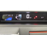 デジタルメーターのレイアウトを最適化しました。運転時のストレスを軽減し安全・安心な運転へ貢献します。