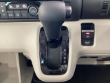 発進時から滑らかに加速する無段階変速のCVTはストップ&ゴーの多い街の中も快適です