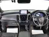 使いやすさや安全性を追求したステアリング周り!高級車ゆえにスイッチ類が多いのも特徴ですね!考え尽くされた配置ですぐに使いこなす事が出来ますのでご安心下さい!是非、体感してみて下さい!!