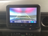 【バックカメラ】運転が苦手な方も車庫入れラクラクです!ギアをリバースに入れれば自動的に切り換わりますので、面倒な操作は不要です♪狭い駐車場もお車を傷つけず安心ですね!