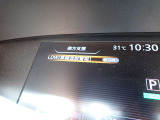 LDW(車線逸脱警報)が装備されておりドライバーが意図せずに白線を跨ぐと注意を促してくれます♪