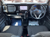 [室内]黒を基調としたシックな室内です☆落ち着いて運転して頂けます♪